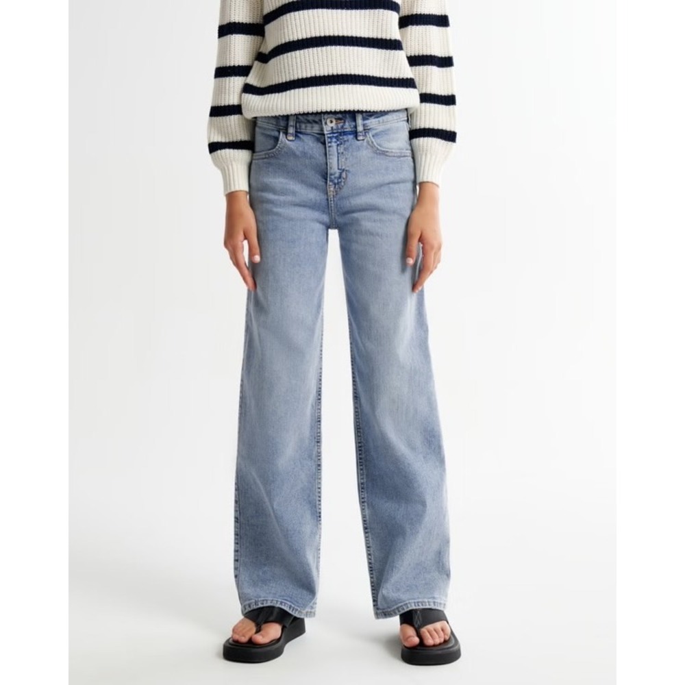 NEW Abercrombie Kids Girls High Rise Wide Leg Jeans 11/12 Long Light Wash